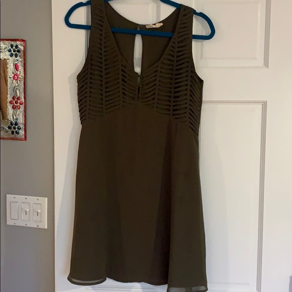 Short green sleeveless dress